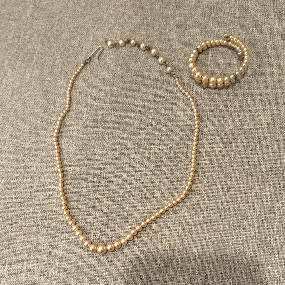 Vintage faux Pearl Necklace and Bracelet Set made in Japan